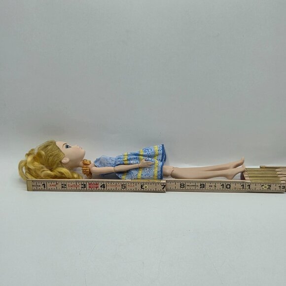 2012 Ever After High Blondie Lockes Enchanted Picnic Doll - Picture 4 of 6